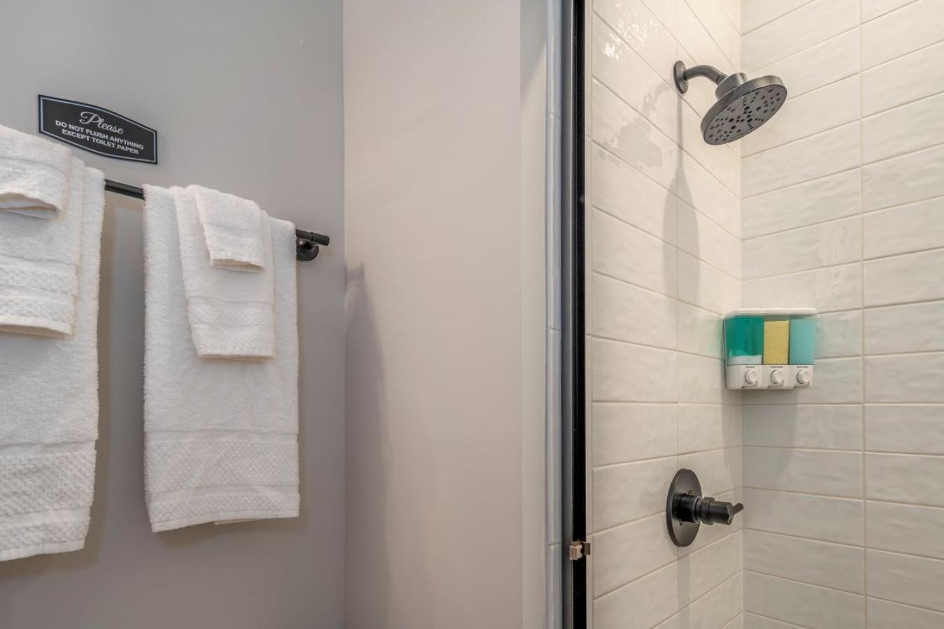 Over-the-rhine, 3 Lux Queen Beds, Steps To Tql, Findlay Market & Light Rail, Fast Wifi, Sleeps 7ppl Apartamento Cincinnati