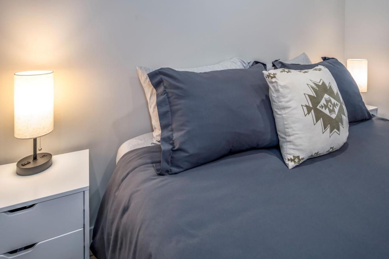 Over-the-rhine, 3 Lux Queen Beds, Steps To Tql, Findlay Market & Light Rail, Fast Wifi, Sleeps 7ppl * Cincinnati