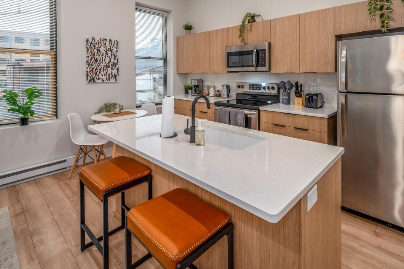Over-the-rhine, 3 Lux Queen Beds, Steps To Tql, Findlay Market & Light Rail, Fast Wifi, Sleeps 7ppl Apartamento