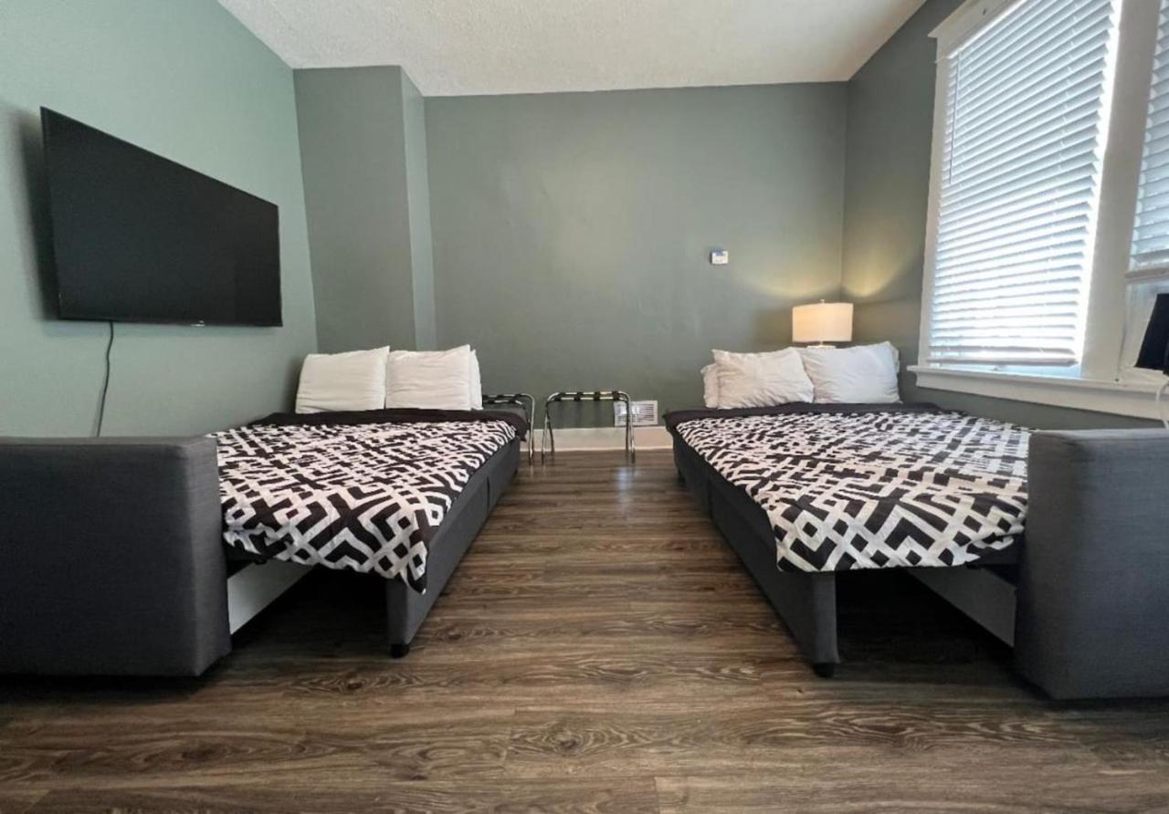House With 10 Beds Sleeps 16 Free Driveway Parking Cincinnati