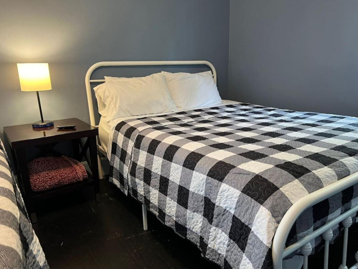 Holiday home House With 10 Beds Sleeps 16 Free Driveway Parking *