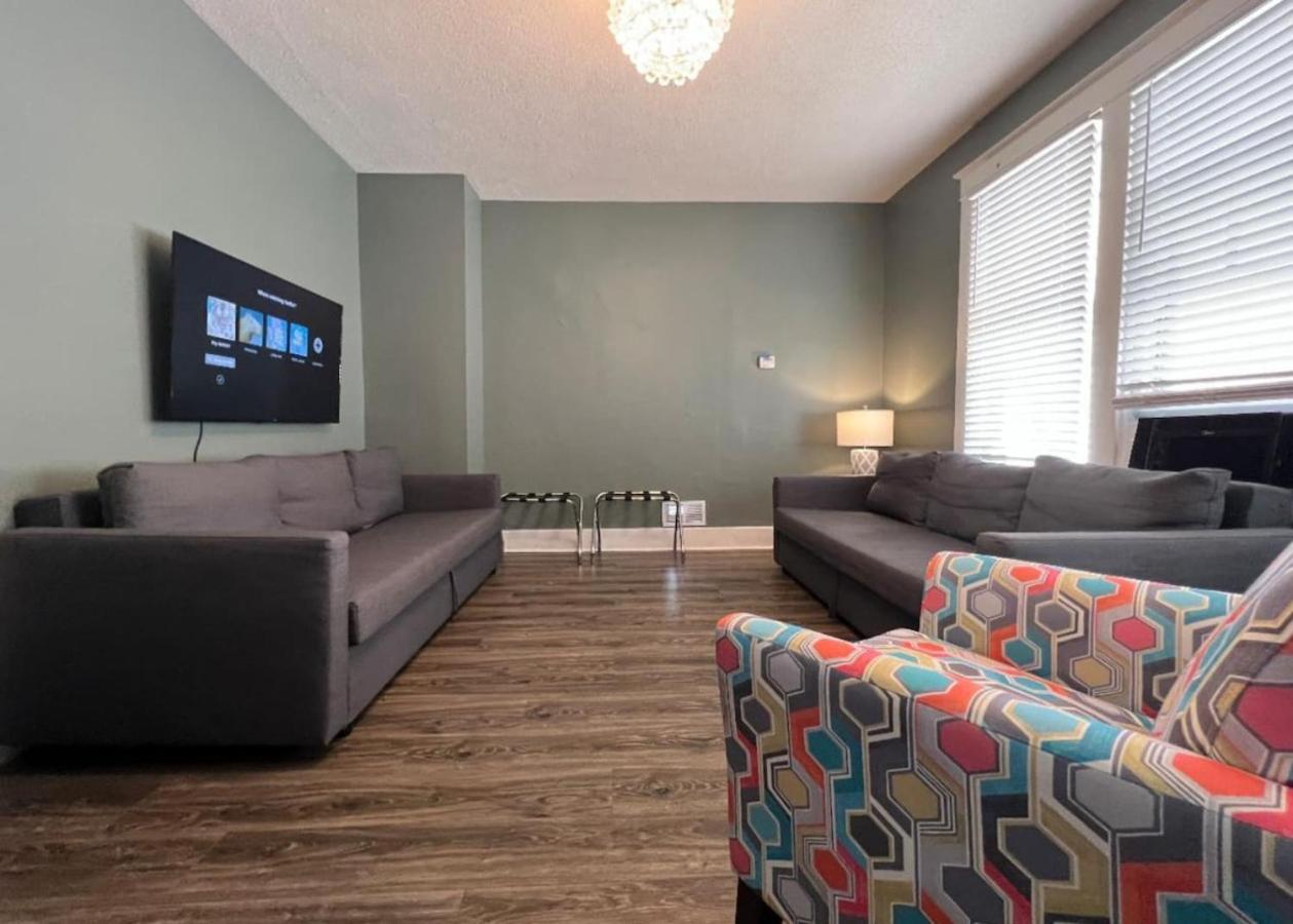 House With 10 Beds Sleeps 16 Free Driveway Parking *