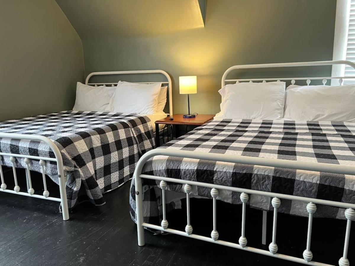 Holiday home House With 10 Beds Sleeps 16 Free Driveway Parking *
