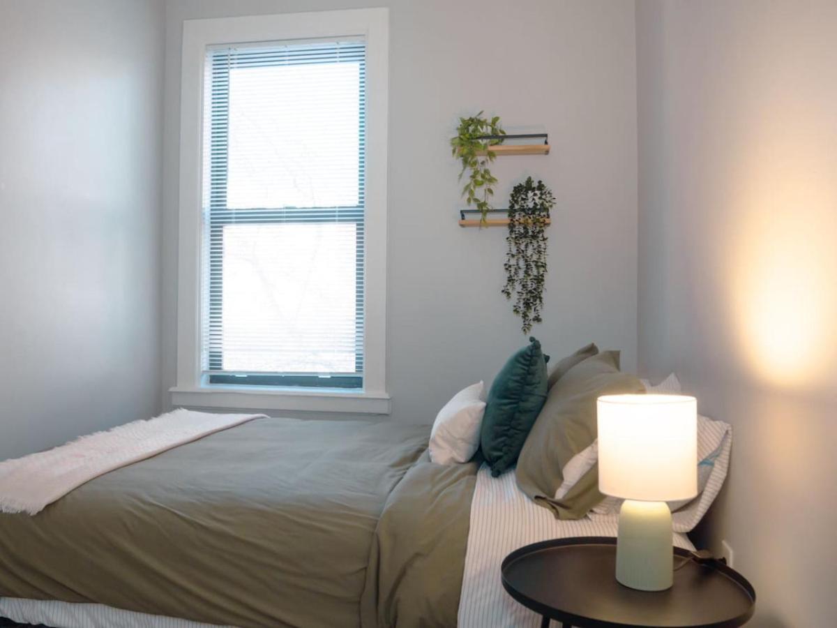 2 Blocks From Tql Stadium 2br 1.5ba Apartment *