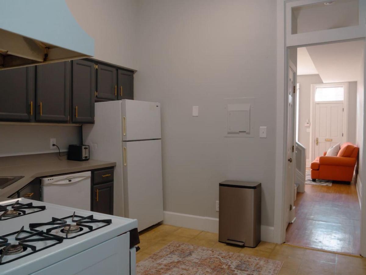 Apartment 2 Blocks From Tql Stadium 2br 1.5ba