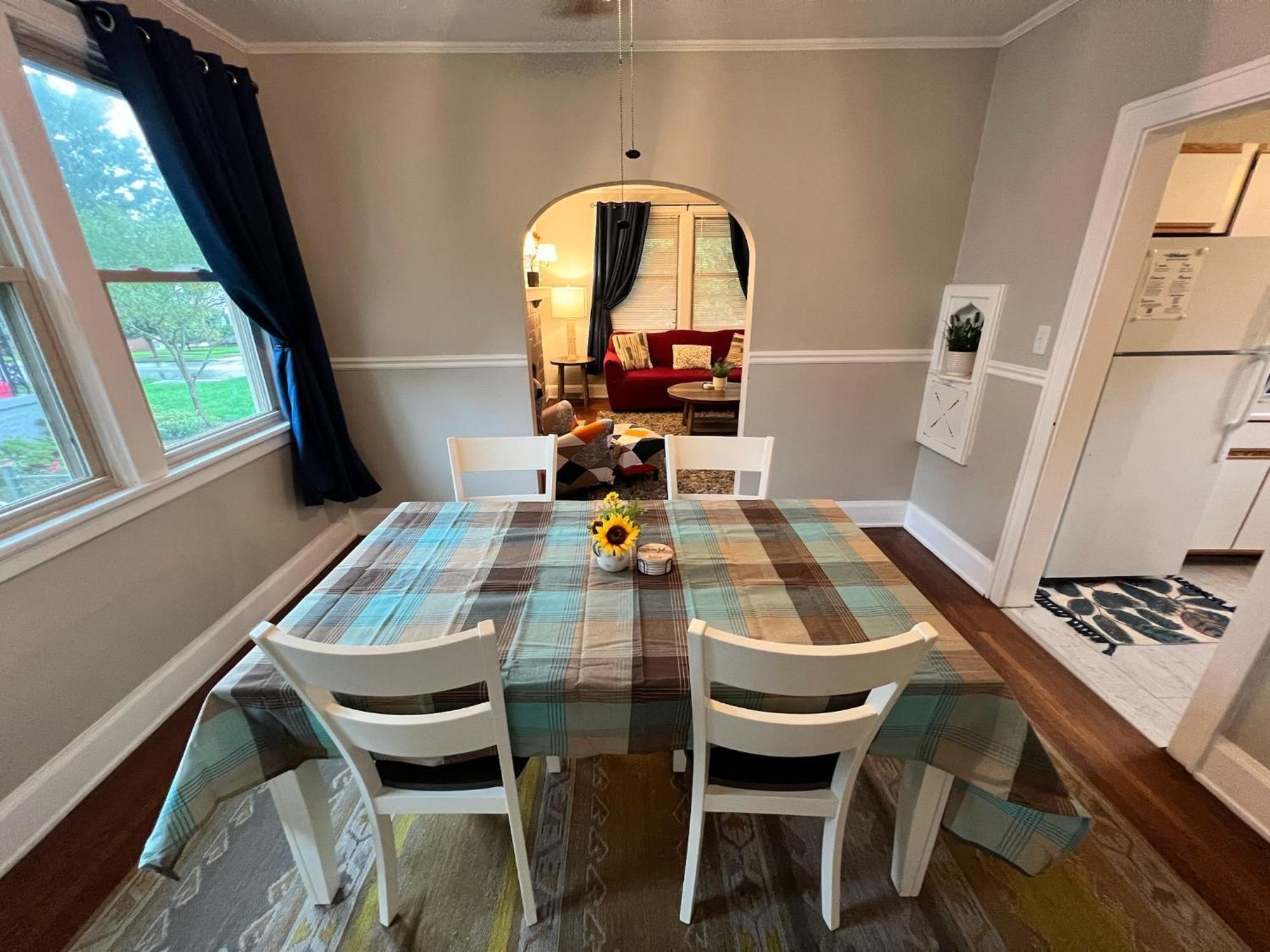 Private Bedroom 1 In Cozy Comfy 10 Min From Downtown Holiday home Cincinnati