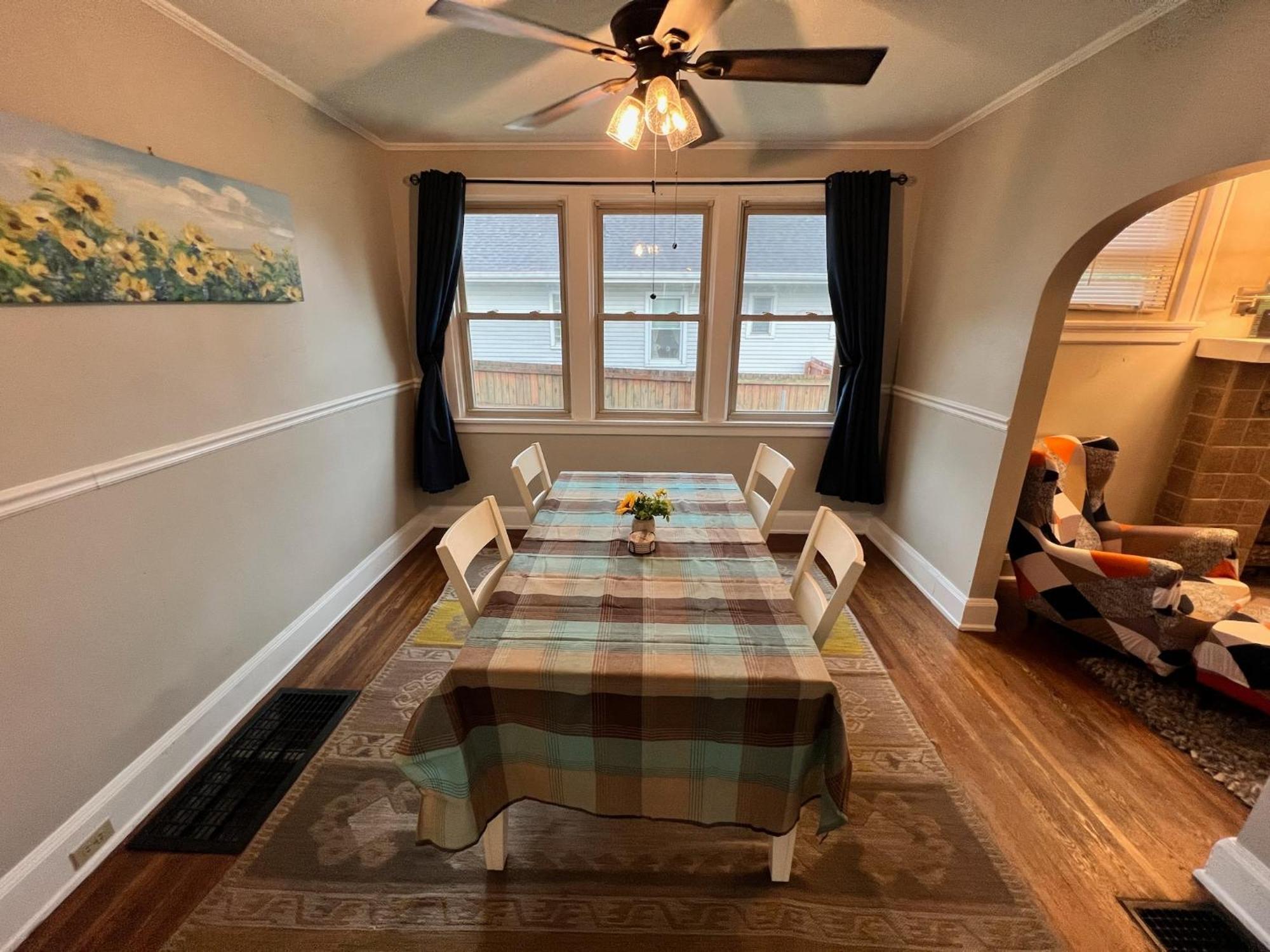 Holiday home Private Bedroom 1 In Cozy Comfy 10 Min From Downtown