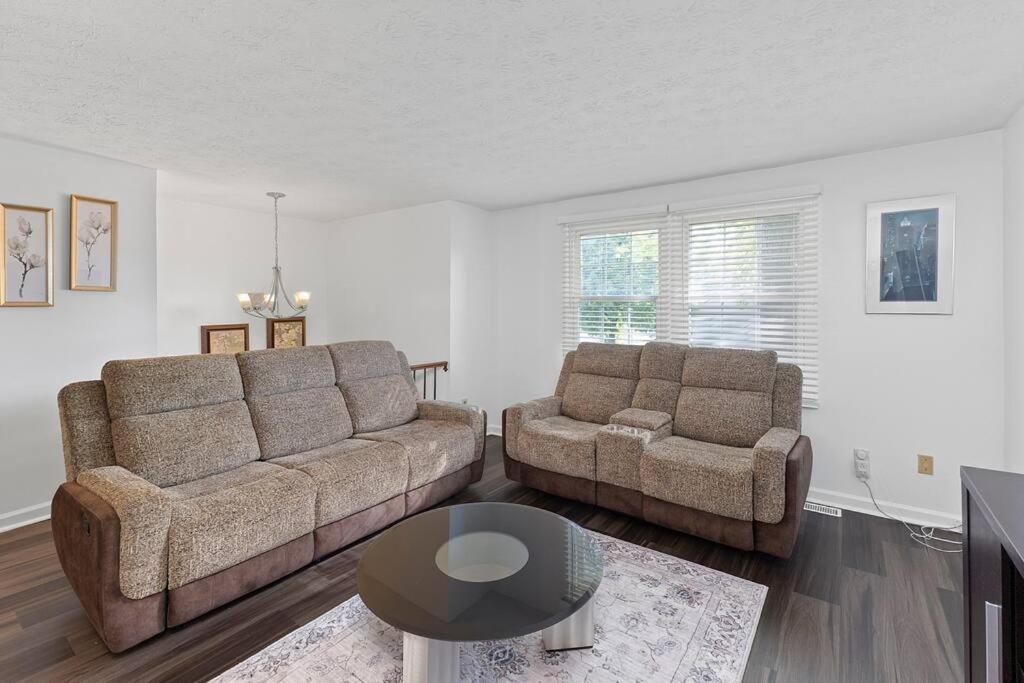 Crystal Ethan - 5 Bedroom *