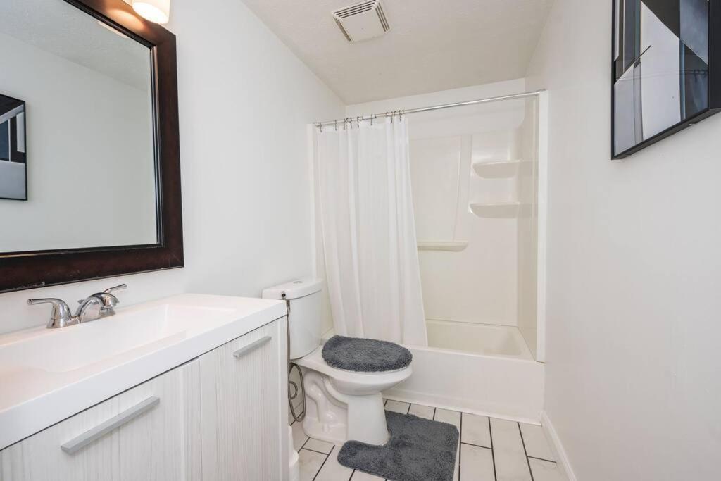 Crystal Ethan - 5 Bedroom * Cincinnati