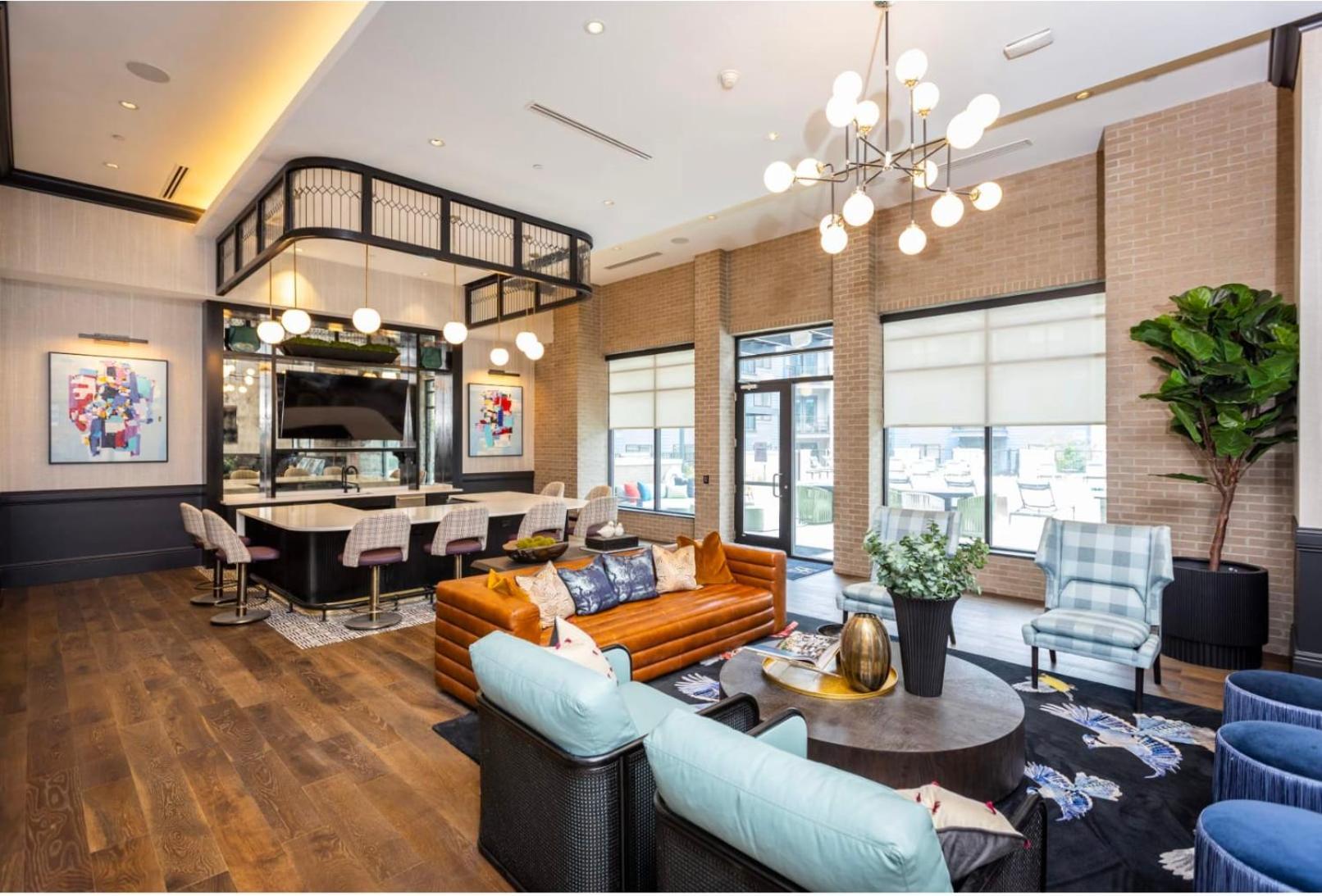 Spacious 14br 14ba Near Downtown Apartment
