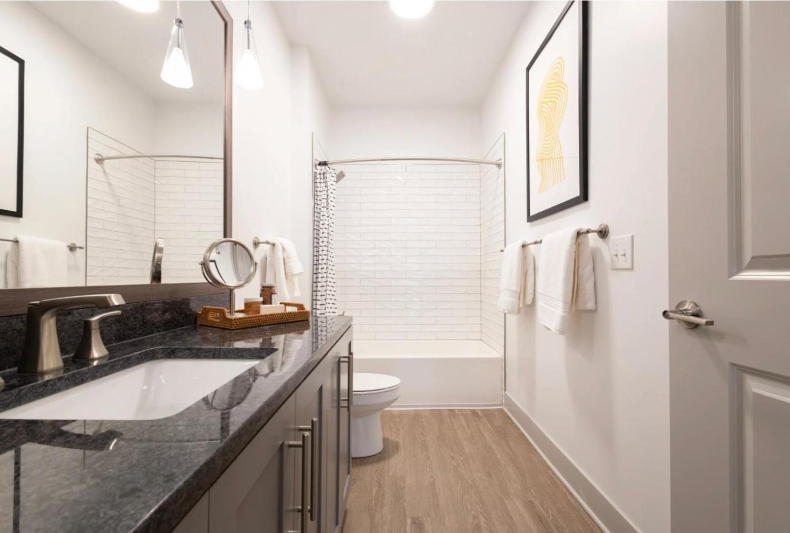 Spacious 14br 14ba Near Downtown Apartment