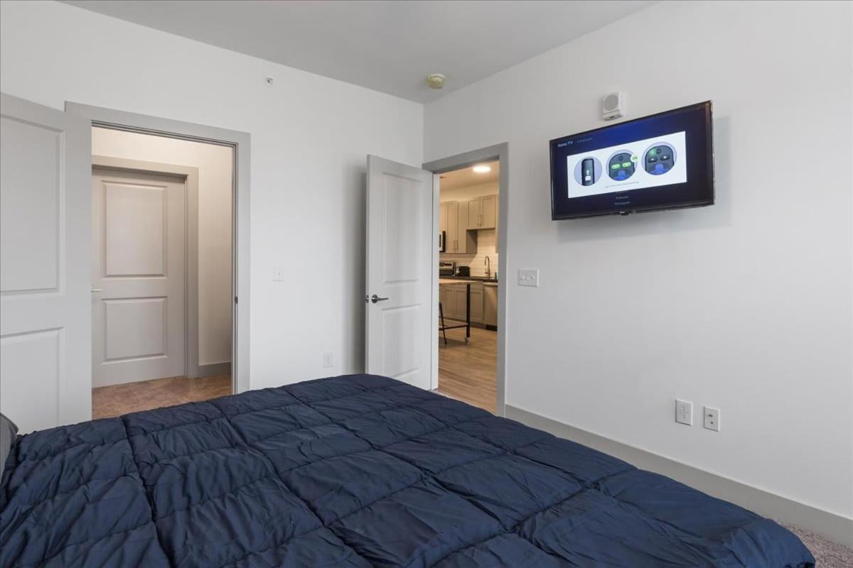 Spacious 14br 14ba Near Downtown Apartment