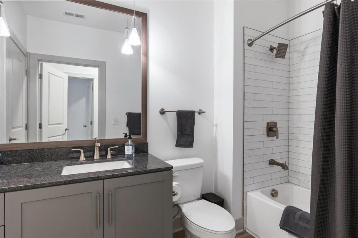 Cozy 10br 10ba Combined Near Downtown