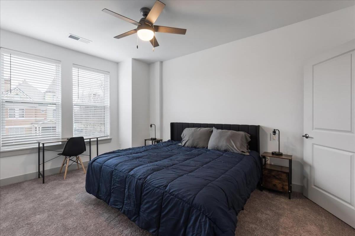 Cozy 10br 10ba Combined Near Downtown Apartment *
