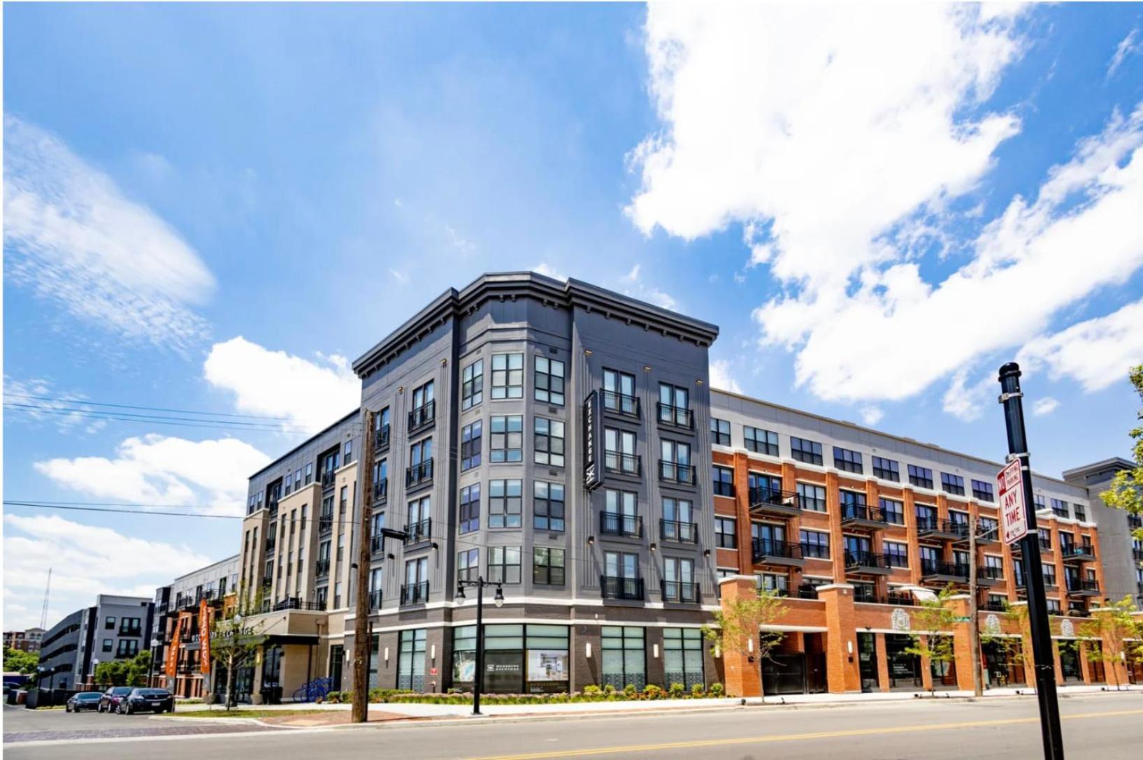 Cozy 10br 10ba Combined Near Downtown Apartment *