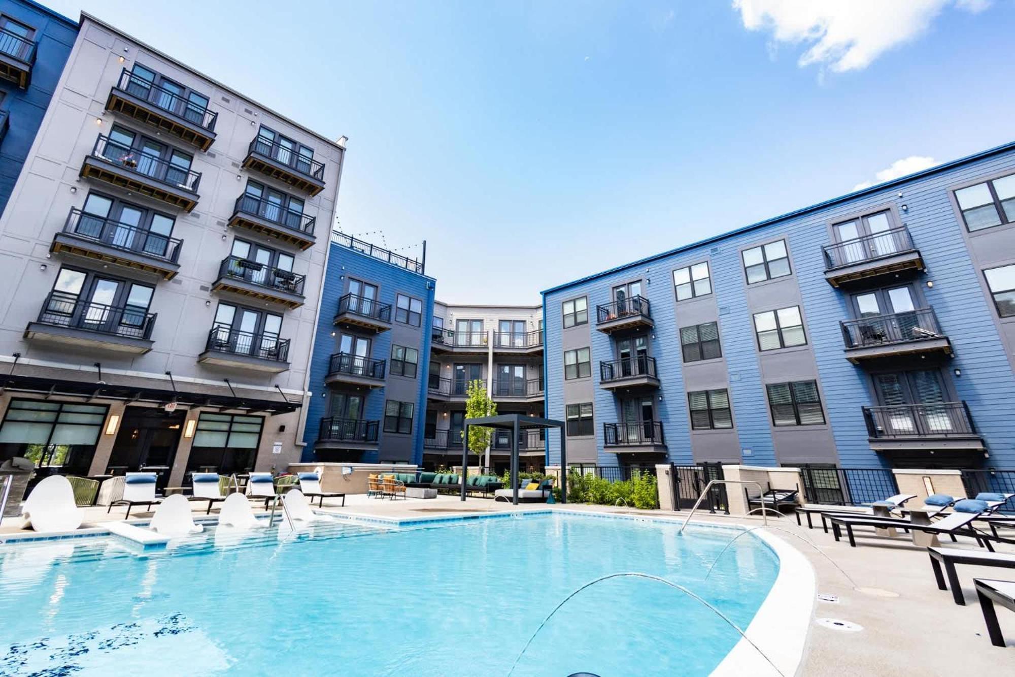Cozy 10br 10ba Combined Near Downtown *