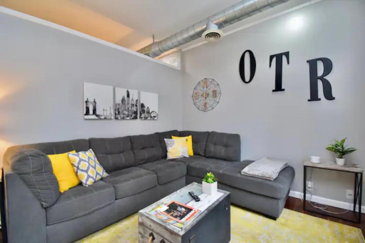 Walk To Everything - Sports, Food, Music, Downtown *