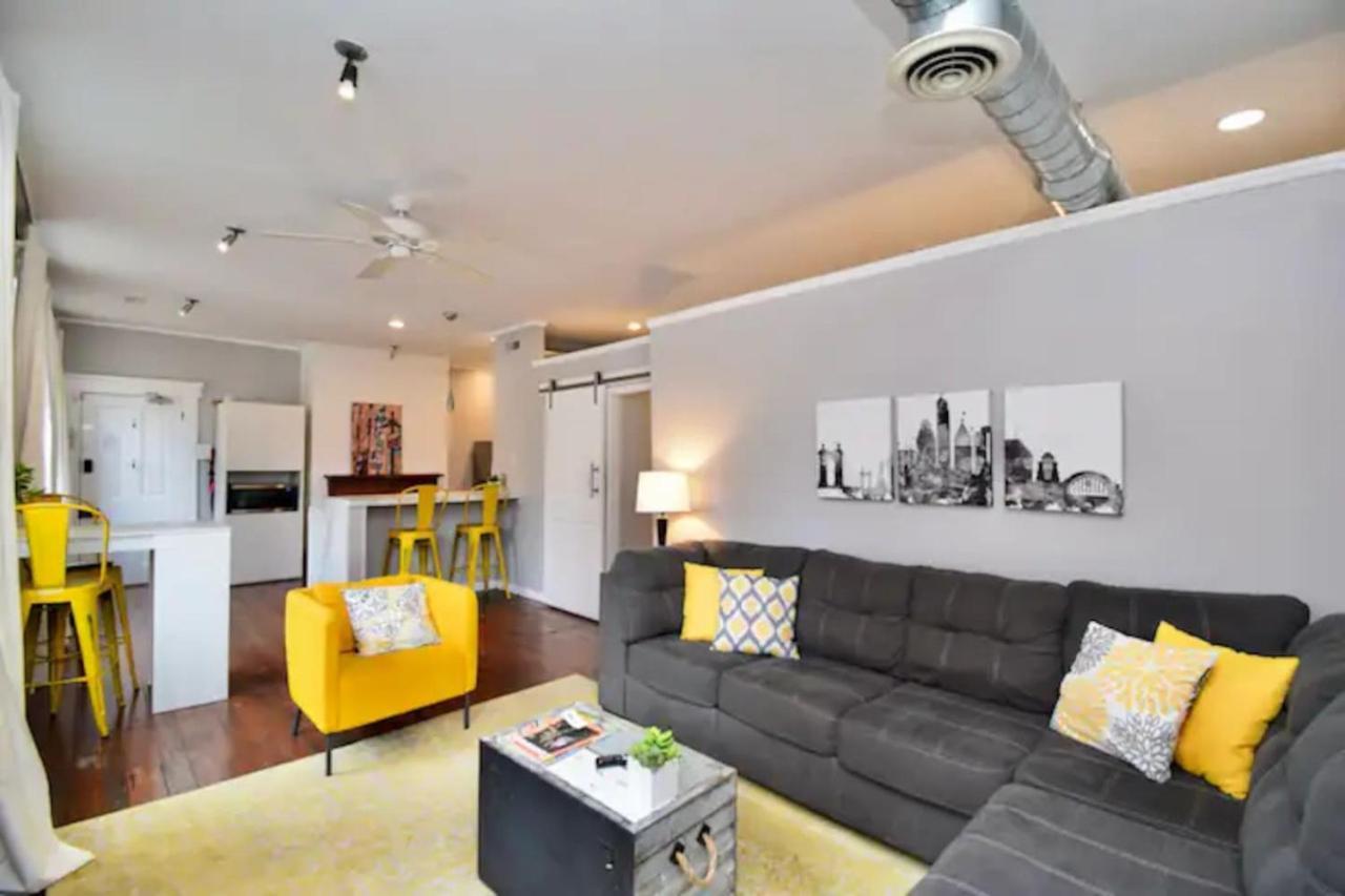 Walk To Everything - Sports, Food, Music, Downtown Holiday home