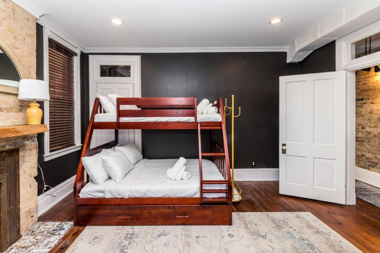 Luxury Brownstone - Walk To - Washington Park Holiday home Cincinnati