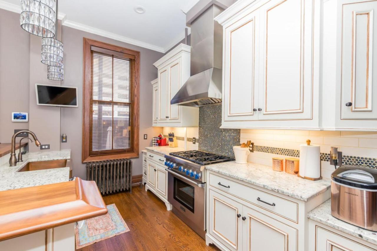 Luxury Brownstone - Walk To - Washington Park Holiday home