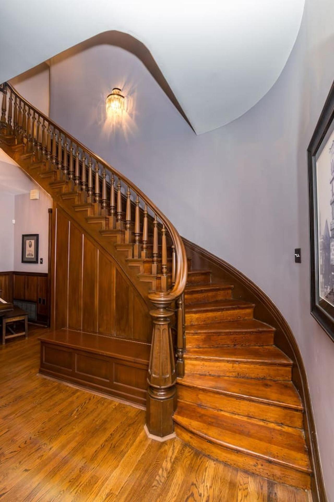 Luxury Brownstone - Walk To - Washington Park Holiday home