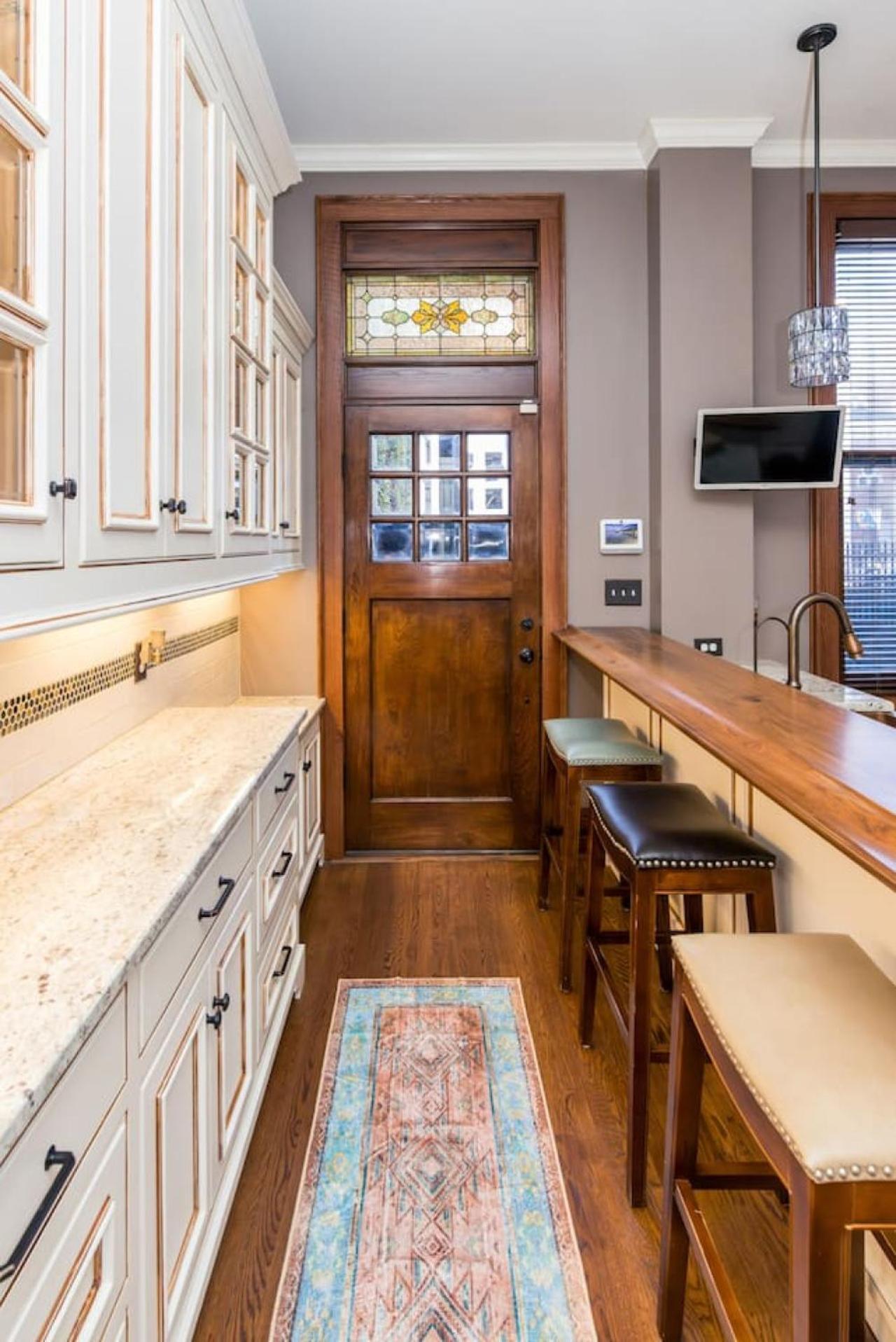 Luxury Brownstone - Walk To - Washington Park Holiday home Cincinnati