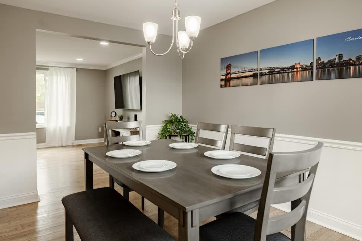 Amazing Pool & Walk To The Park Holiday home Cincinnati