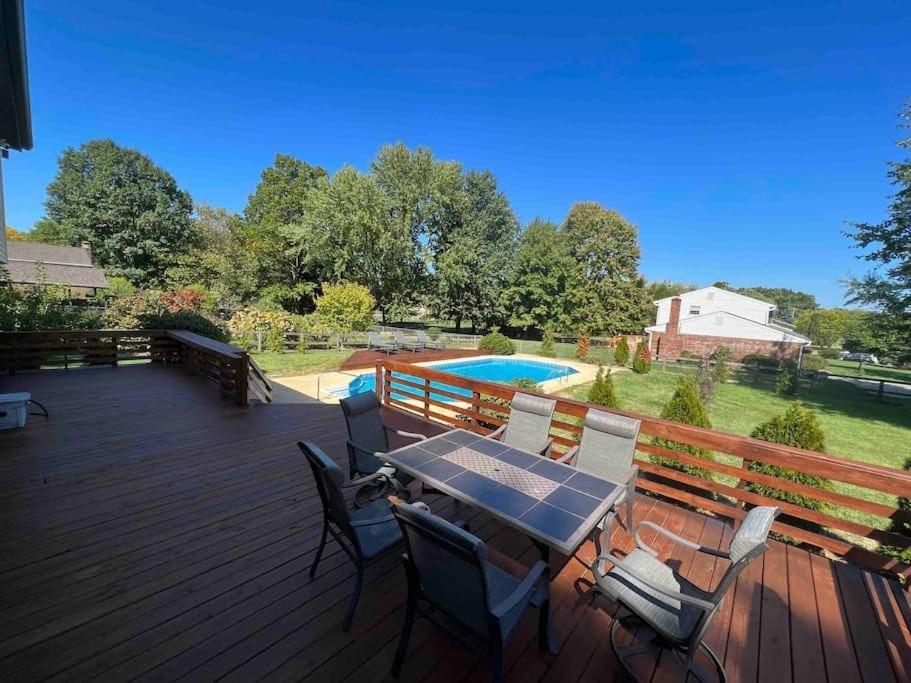 Amazing Pool & Walk To The Park Holiday home *