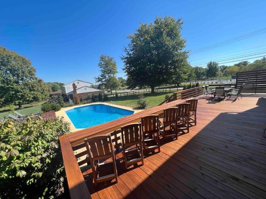 Holiday home Amazing Pool & Walk To The Park *