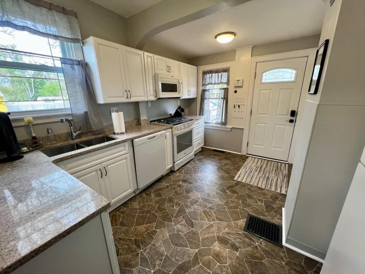 Anderson Towne Center Holiday home