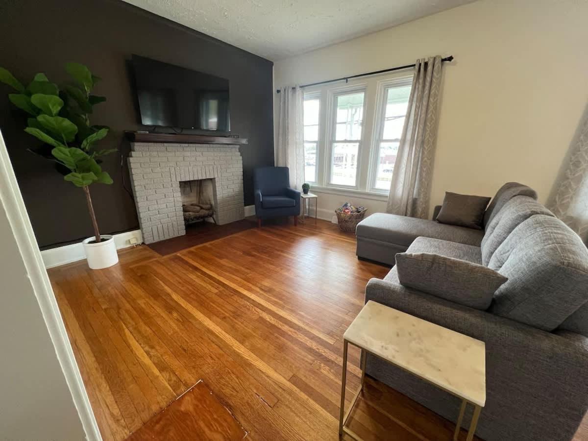 Anderson Towne Center Holiday home