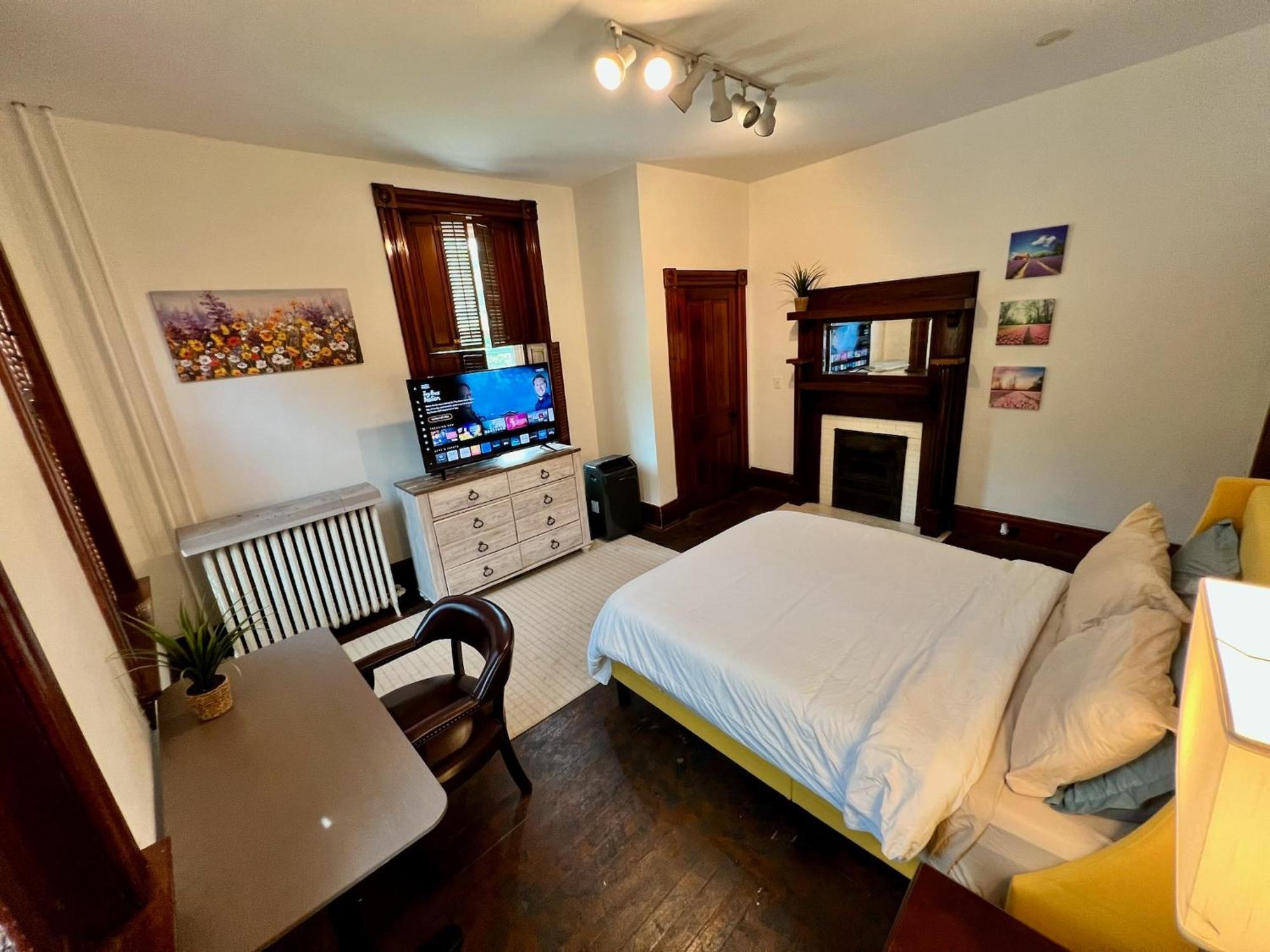 Private Bdrm 3 In Spacious House Views Holiday home *