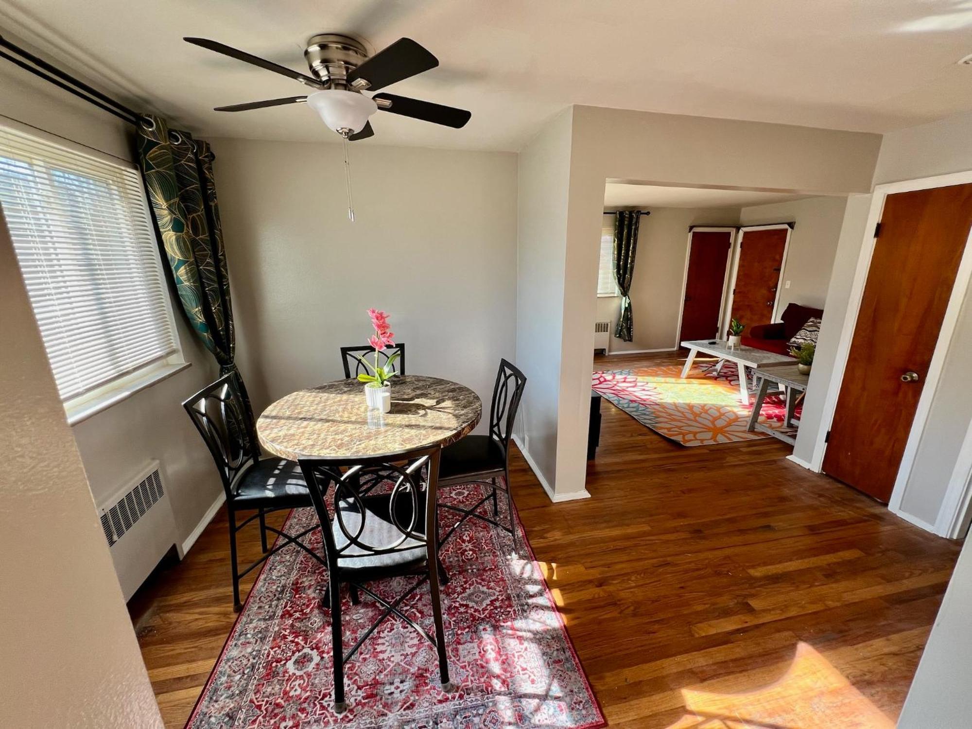 Emerald Oasis 1br 1 Ba 10 Min To Dtwn Apartment