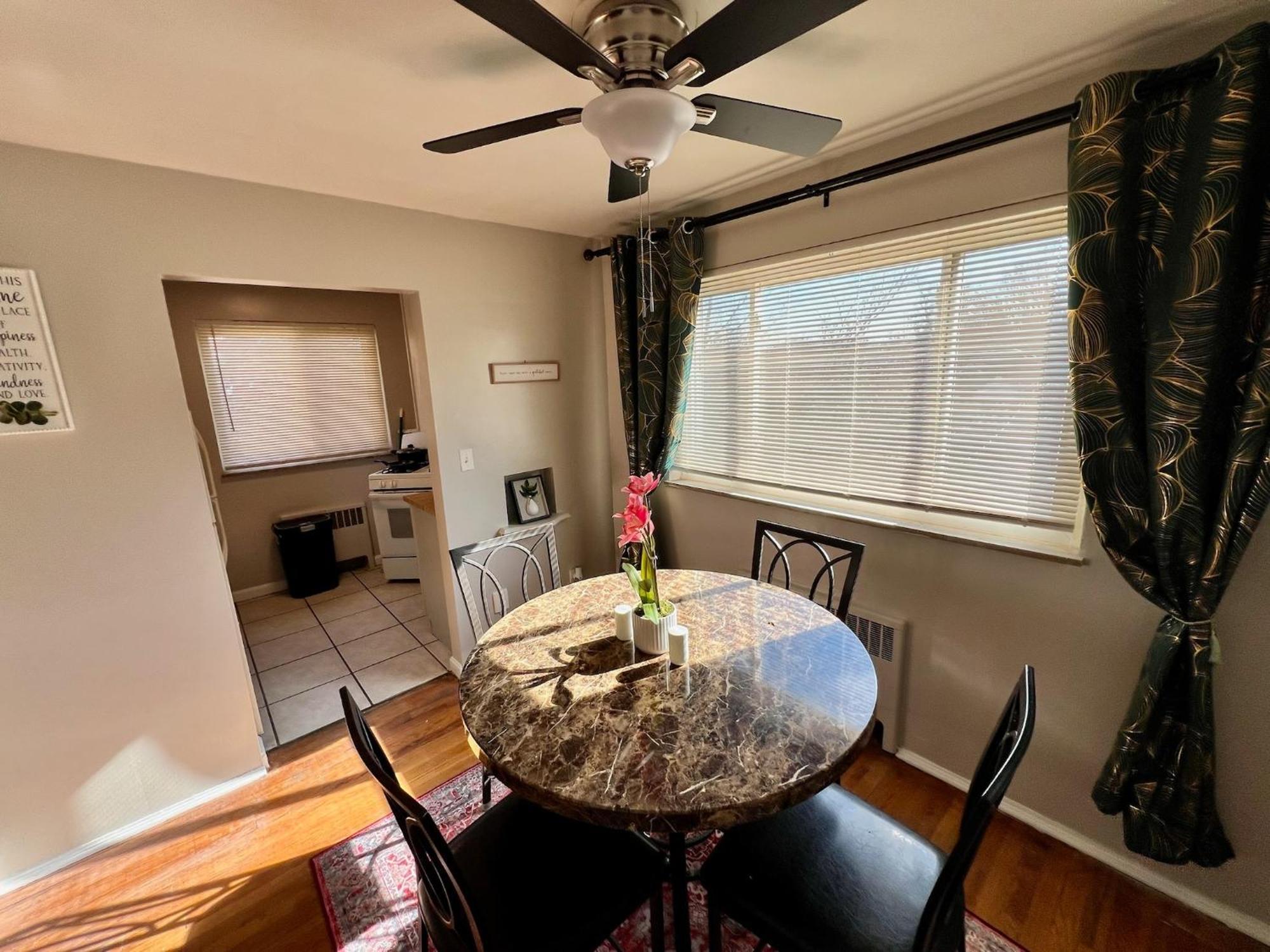 Emerald Oasis 1br 1 Ba 10 Min To Dtwn Apartment
