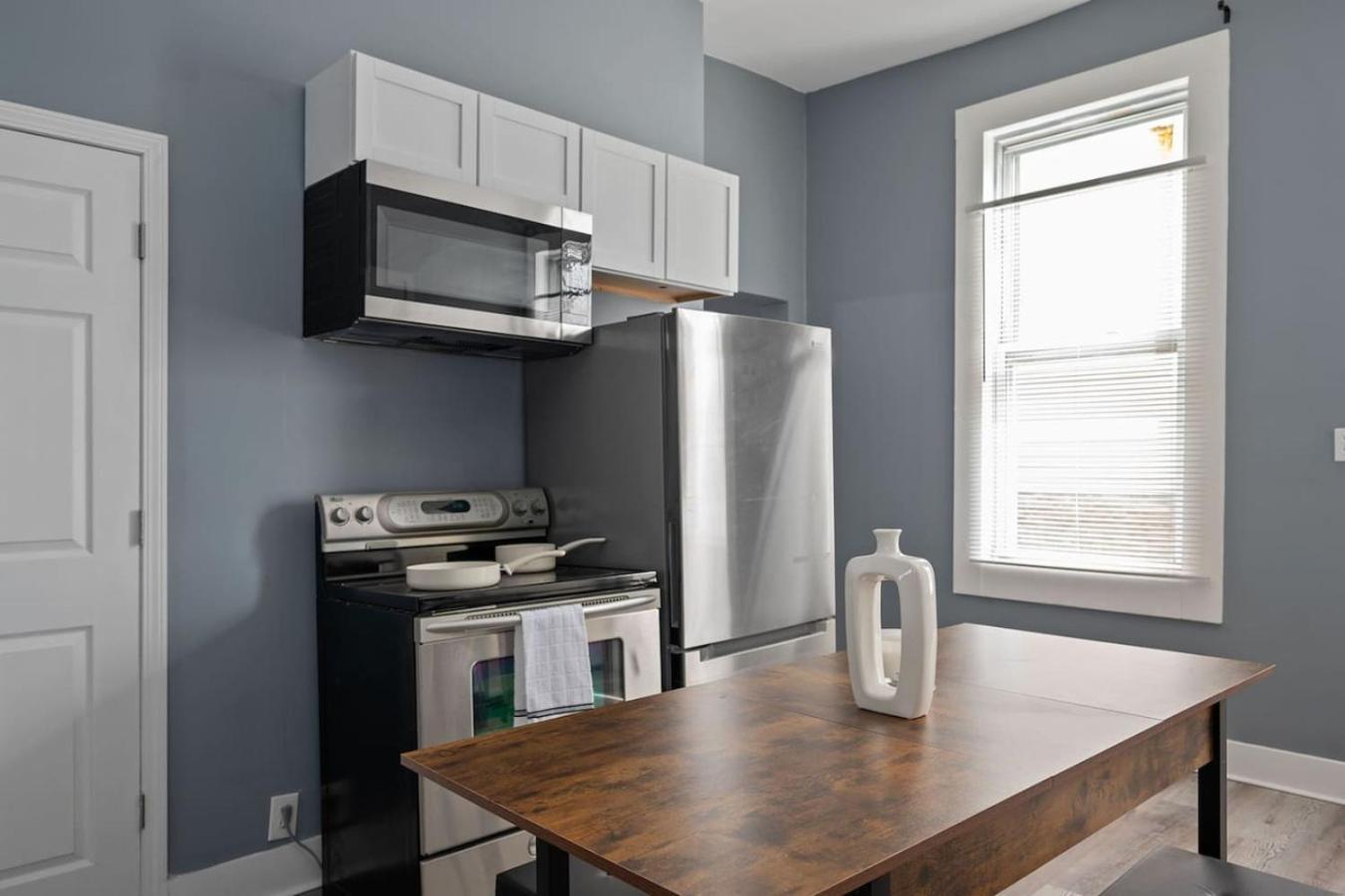 Holiday home Modern 2br | Minutes From Uc & Downtown Cincinnati