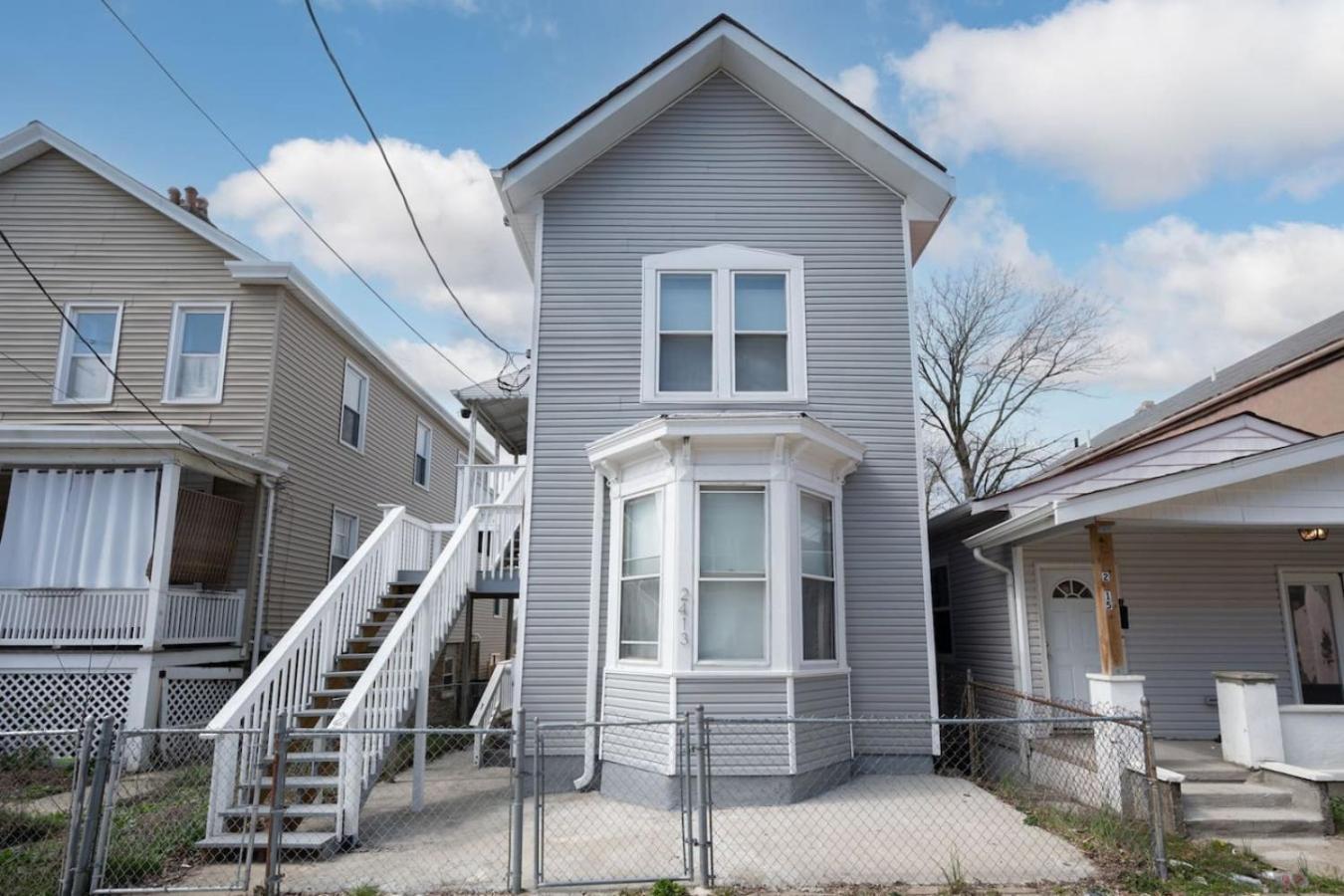 Modern 2br | Minutes From Uc & Downtown *