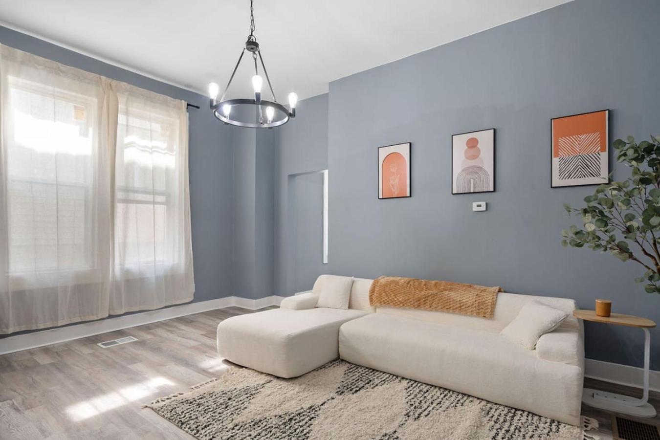 Holiday home Modern 2br | Minutes From Uc & Downtown *