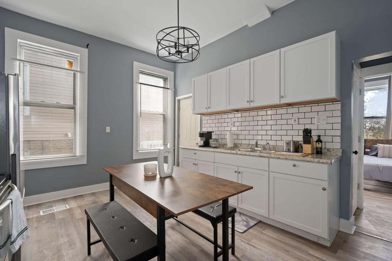 Modern 2br | Minutes From Uc & Downtown