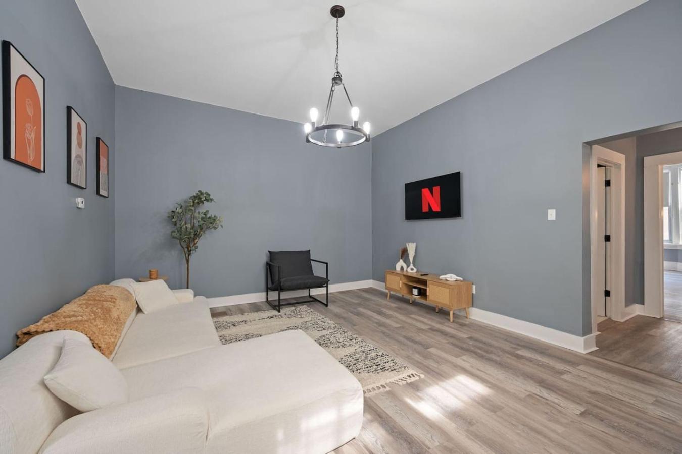 Modern 2br | Minutes From Uc & Downtown *