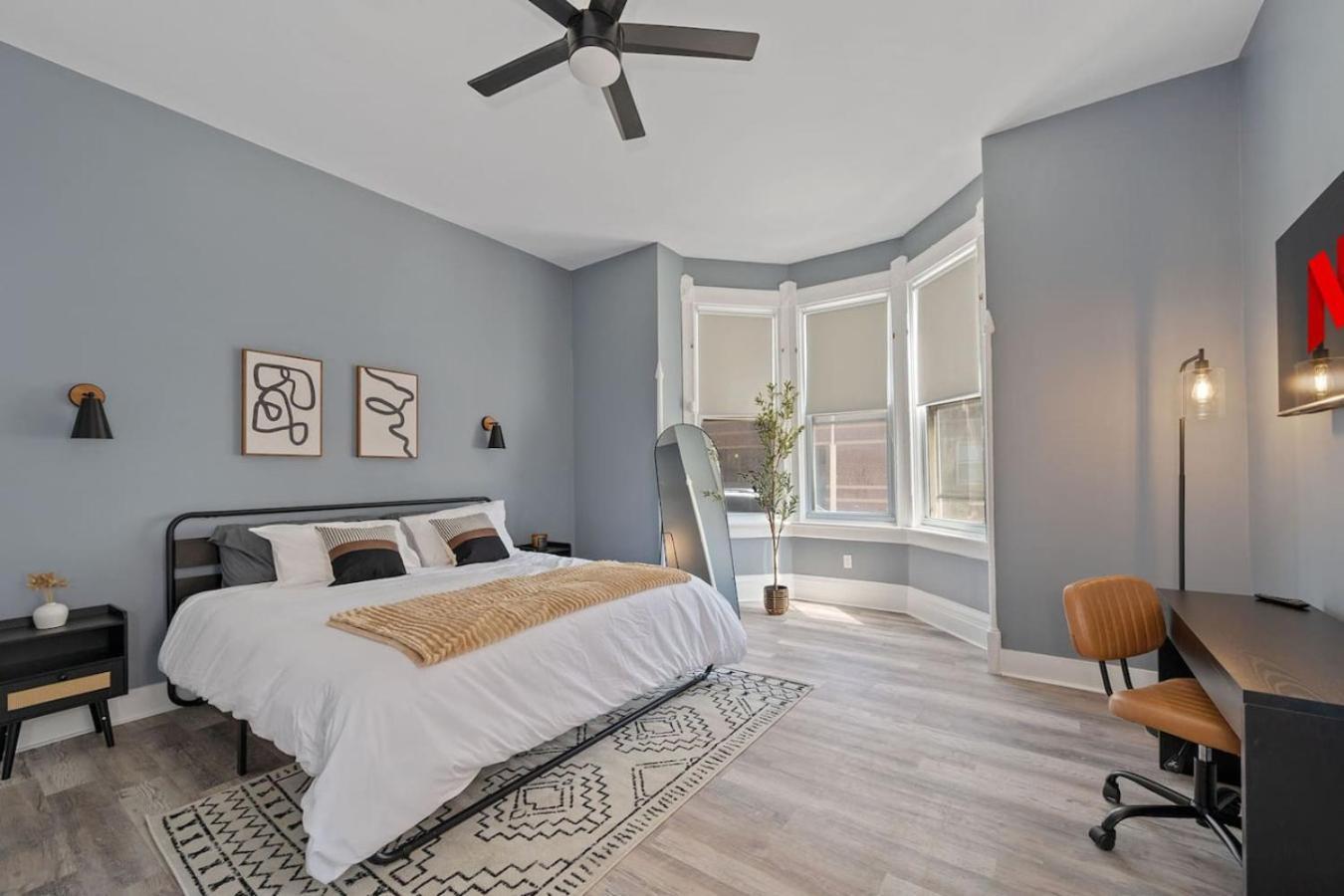 Modern 2br | Minutes From Uc & Downtown