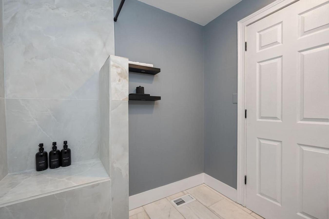 Modern 2br | Minutes From Uc & Downtown Holiday home
