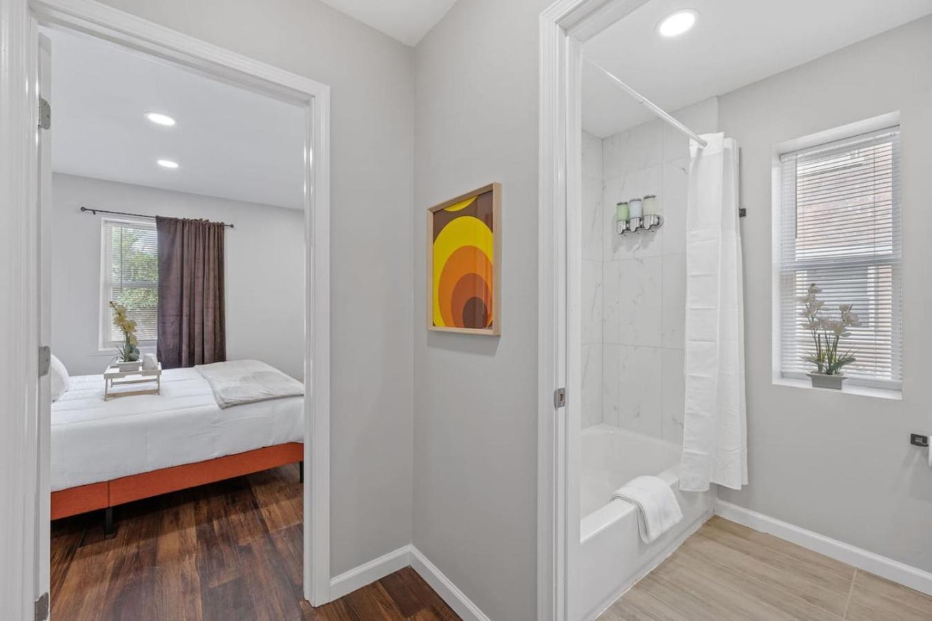 Retro-chic 1br With King Bed & Prime Location *