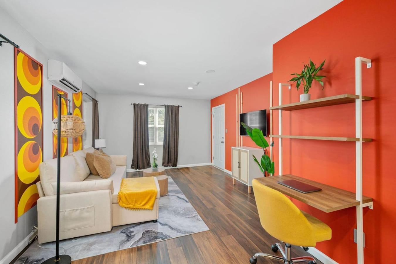 Apartment Retro-chic 1br With King Bed & Prime Location