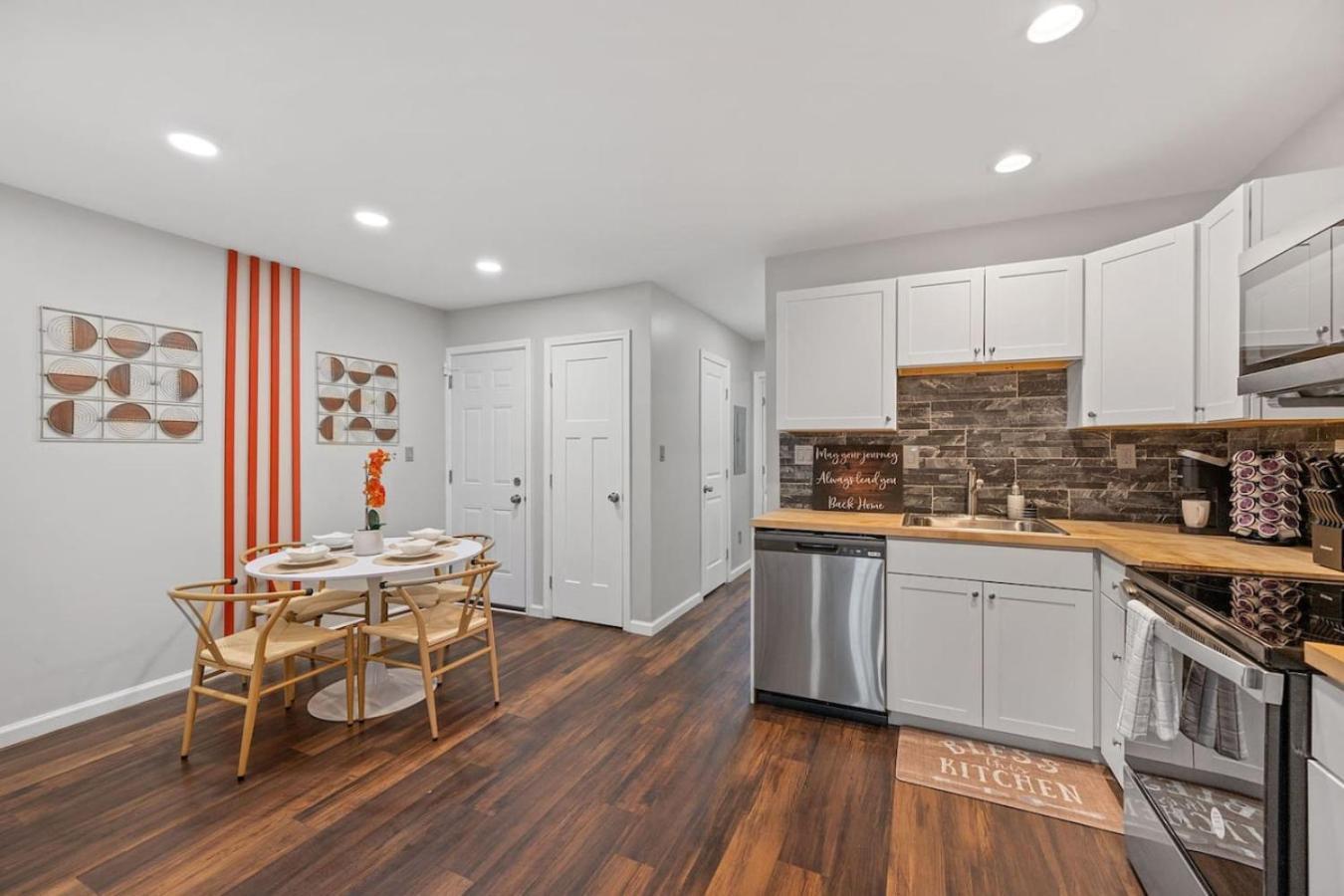 Apartment Retro-chic 1br With King Bed & Prime Location