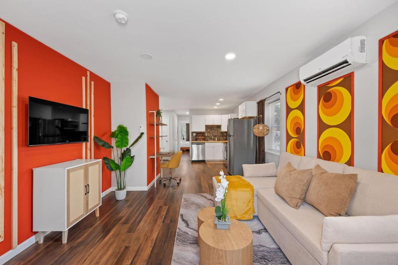 Apartment Retro-chic 1br With King Bed & Prime Location
