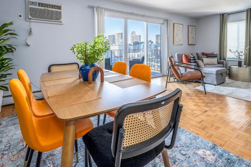 Mt Adams, Stellar Views, Wifi&lux Beds, Parking Apartment