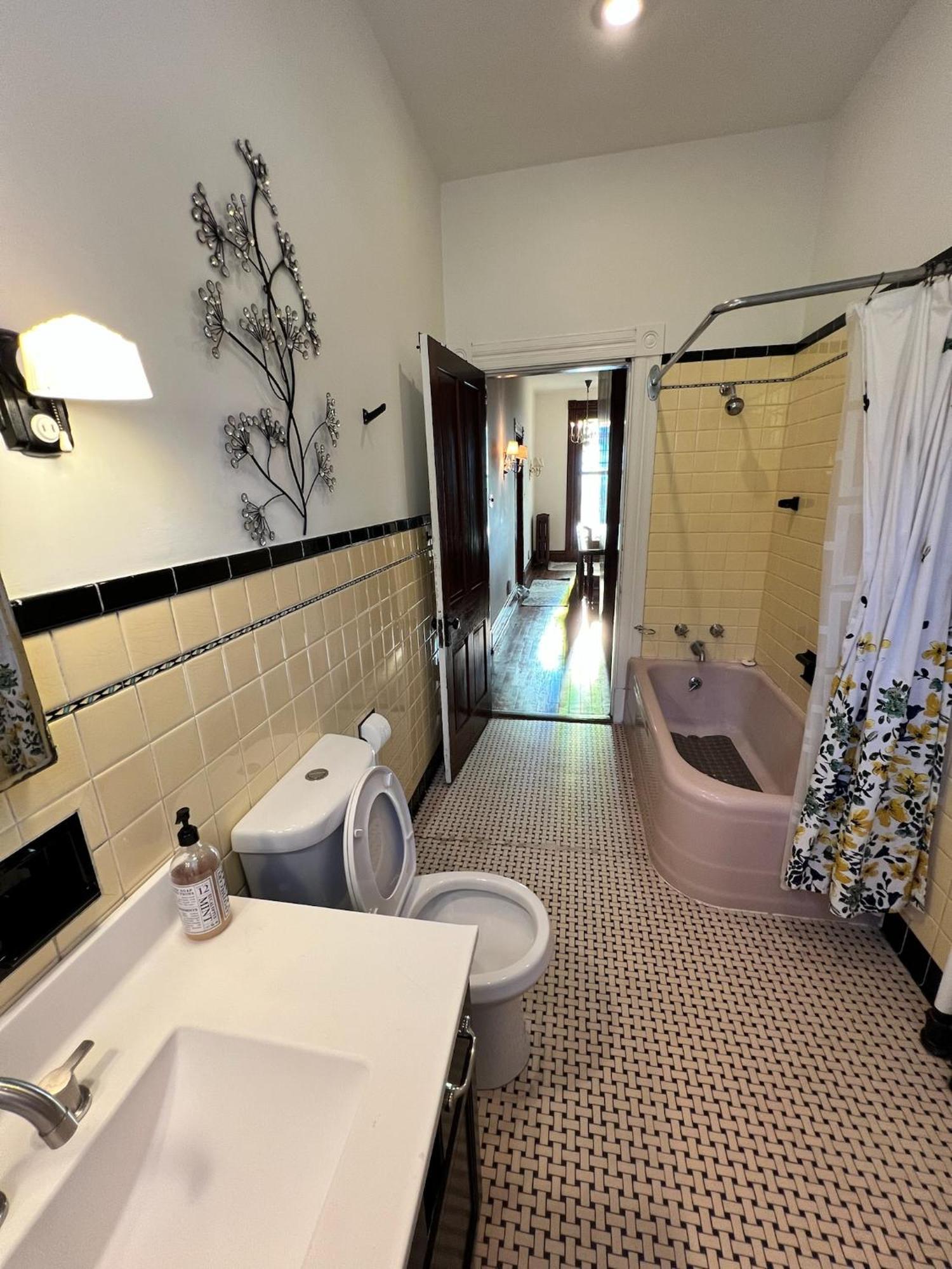 Private Bedroom 2 In Spacious House Views Cincinnati