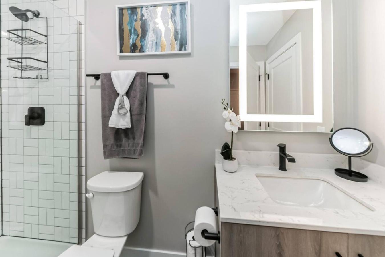 Apartment Walk To Bengal, Reds Free Parking King Bed Gym Cincinnati