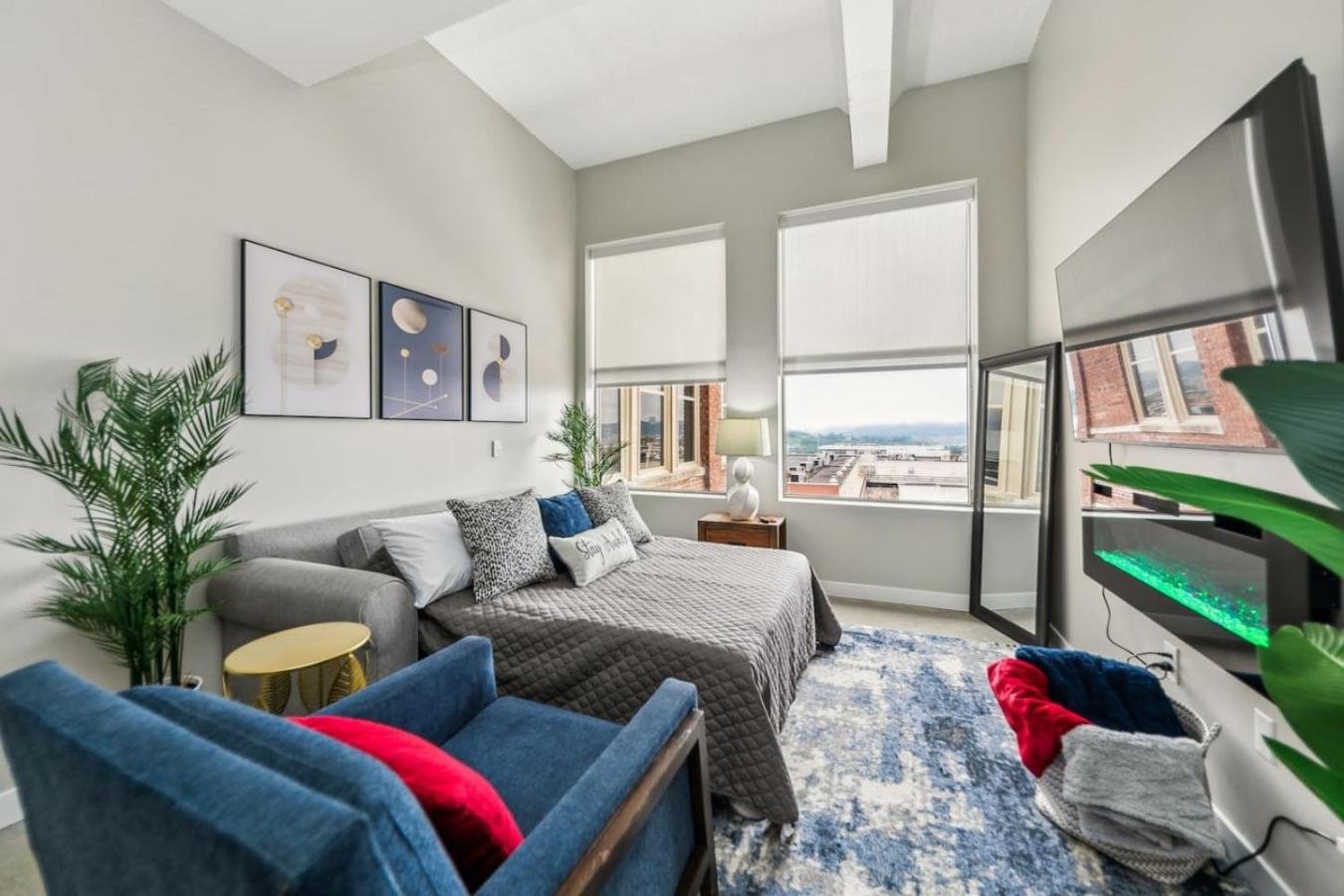 Apartment Walk To Bengal, Reds Free Parking King Bed Gym Cincinnati