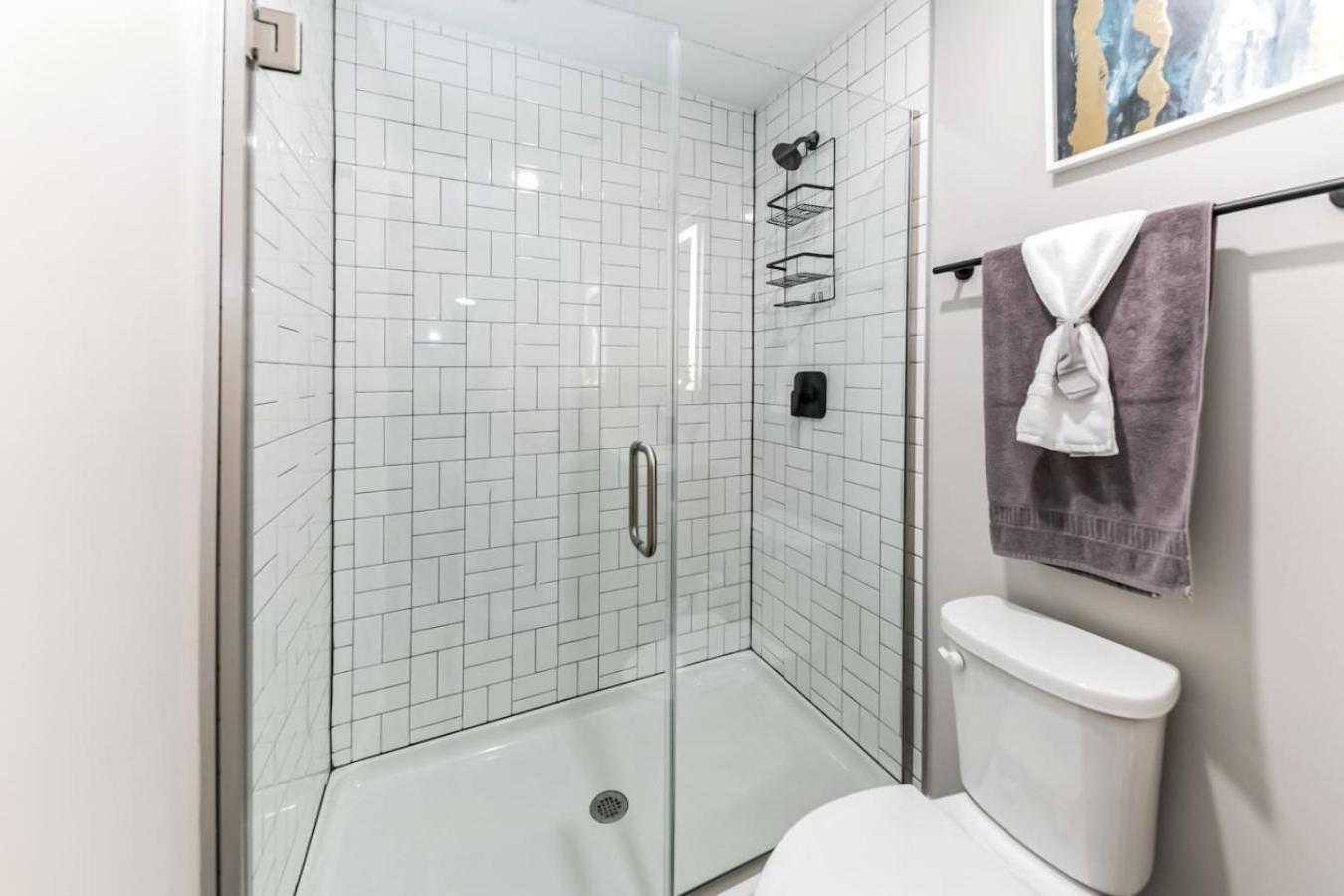 Walk To Bengal, Reds Free Parking King Bed Gym Apartment Cincinnati